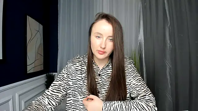 Snapshot of LilaWinks chatting on 11.30.25 LilaWinks online show from 11.30.25