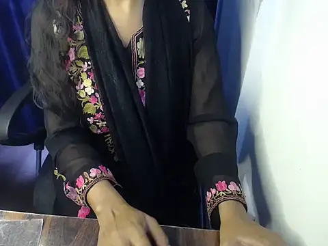 Snapshot of priya_gupta7 chatting on 10.22.25 priya gupta7 online show from 10.22.25
