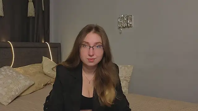 Snapshot of DaliaRadtke chatting on 09.22.25 DaliaRadtke online show from 09.22.25