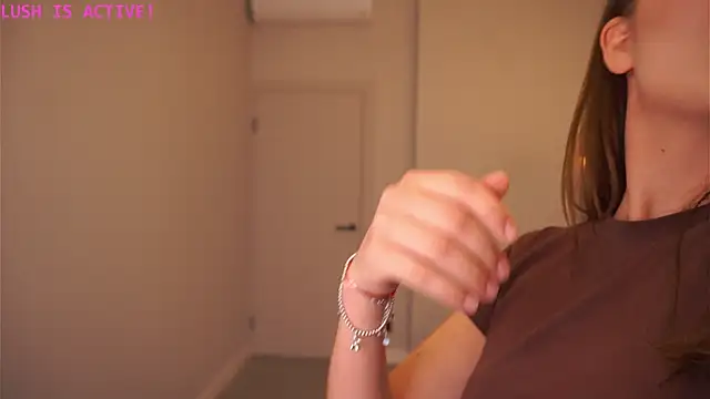 AdrianaCoenen online show from 10.22.25