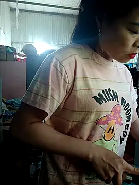 Snapshot of Minssara20 chatting on 11.14.25 Minssara20 online show from 11.14.25