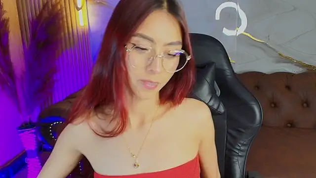 Snapshot of mia_tf chatting on 11.11.25 mia tf online show from 11.11.25