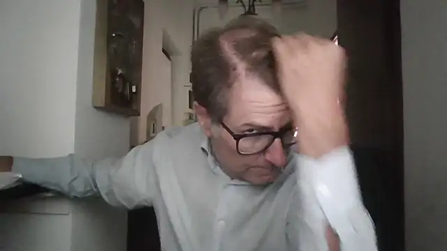 Snapshot of sayeaprayer65 chatting on 10.03.25 sayeaprayer65 online show from 10.03.25