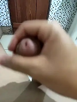 Snapshot of teuszim1923 chatting on 09.21.25 teuszim1923 online show from 09.21.25