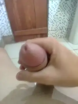 Snapshot of teuszim1923 chatting on 10.13.25 teuszim1923 online show from 10.13.25