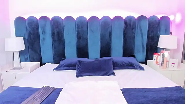 VanessaParis   online show from 11.07.25