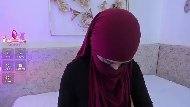 Snapshot of _Malak chatting on 07.27.26 Malak online show from 07.27.26