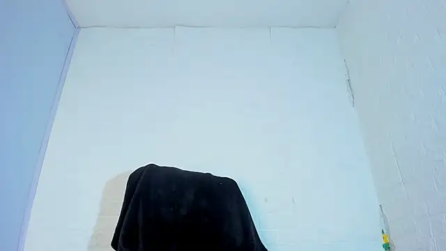 Snapshot of Marian_Cristal chatting on 12.19.25 Marian Cristal online show from 12.19.25