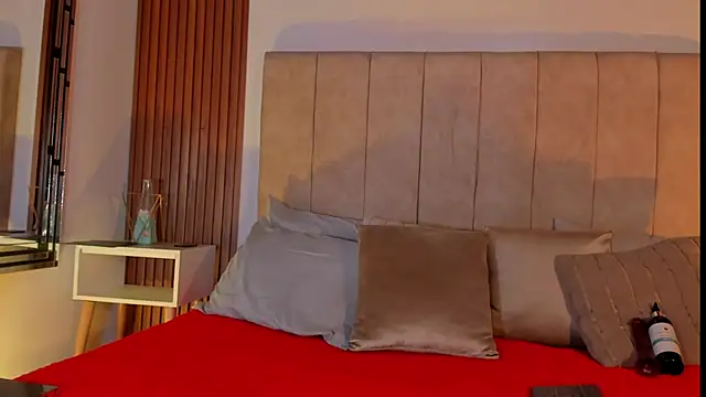 Lauraa saenz11 online show from 10.11.25