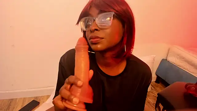 Snapshot of LolaJenkinss chatting on 10.26.25 LolaJenkinss online show from 10.26.25