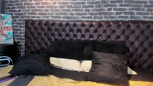 Snapshot of Meli28_ chatting on 09.25.25 Meli28  online show from 09.25.25