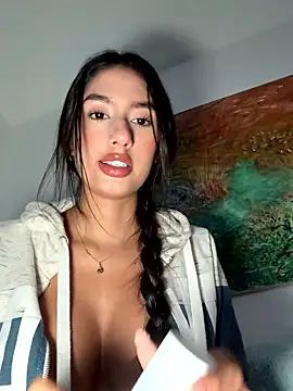 Snapshot of Julieta_Duque chatting on 01.16.26 Julieta Duque online show from 01.16.26