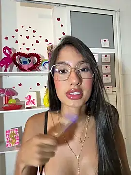 Snapshot of Julieta_Duque chatting on 02.08.26 Julieta Duque online show from 02.08.26