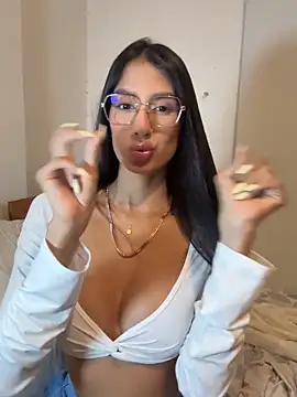 Snapshot of Julieta_Duque chatting on 02.19.26 Julieta Duque online show from 02.19.26