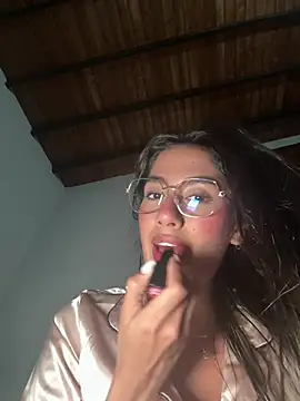 Snapshot of Julieta_Duque chatting on 04.09.26 Julieta Duque online show from 04.09.26