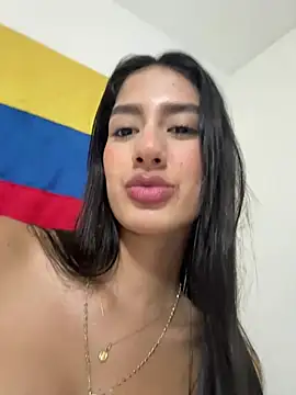 Snapshot of Julieta_Duque chatting on 07.04.26 Julieta Duque online show from 07.04.26