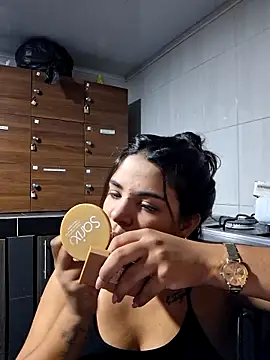 daniela crozee  online show from 11.29.25