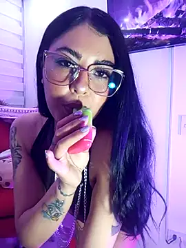 ValeNiitaLuv online show from 11.04.25