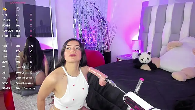 IsaDiiaz online show from 10.14.25