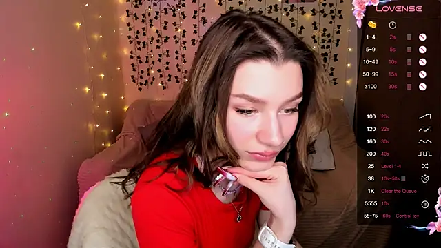 Snapshot of LinaBlossom_ chatting on 11.20.25 LinaBlossom online show from 11.20.25