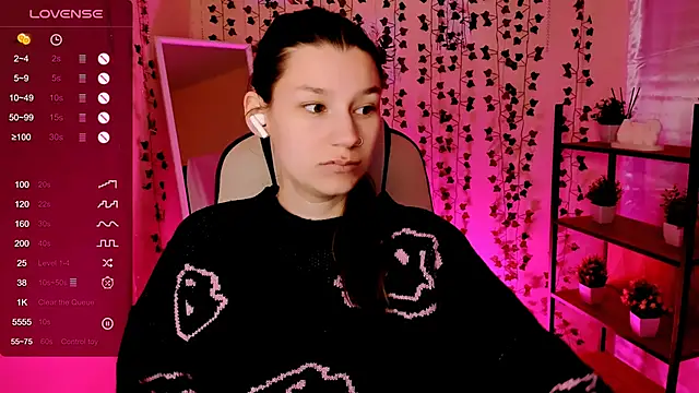 LinaBlossom  online show from 05.07.26