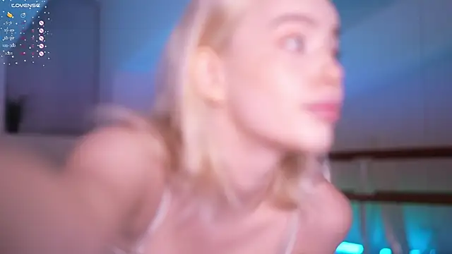 Snapshot of mother__of__dragons chatting on 09.30.25 mother of dragons online show from 09.30.25