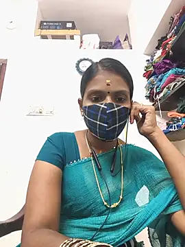 Snapshot of Tamil_Yalini12 chatting on 08.01.26 Tamil Yalini12 online show from 08.01.26
