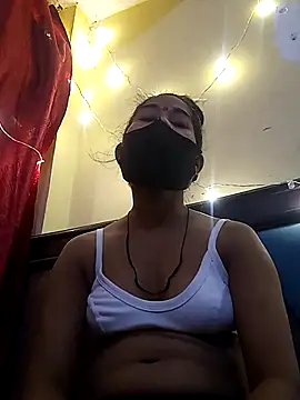 Snapshot of Mansi01 chatting on 09.28.25 Mansi01 online show from 09.28.25
