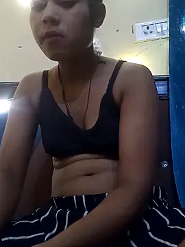 Snapshot of Mansi01 chatting on 09.30.25 Mansi01 online show from 09.30.25