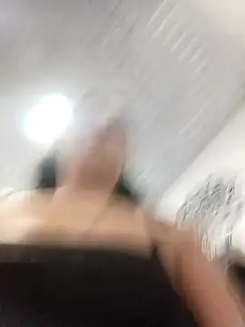 Snapshot of _Luna-1 chatting on 10.02.25 Luna-1 online show from 10.02.25