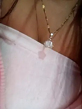 Snapshot of _Luna-1 chatting on 10.03.25 Luna-1 online show from 10.03.25