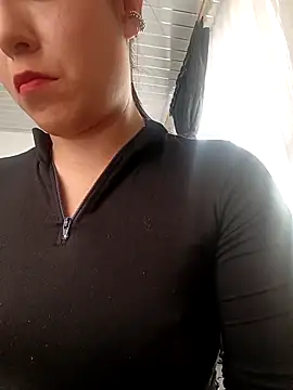 Snapshot of _Luna-1 chatting on 10.07.25 Luna-1 online show from 10.07.25