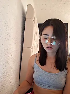 Snapshot of Akane24 chatting on 10.07.25 Akane24 online show from 10.07.25