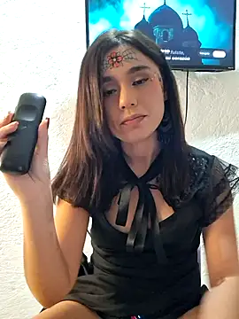 Snapshot of Akane24 chatting on 10.31.25 Akane24 online show from 10.31.25