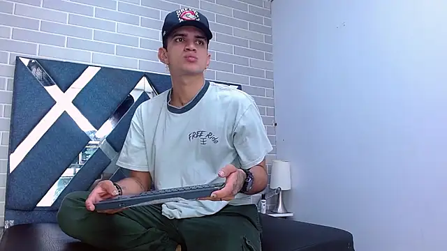 marcus hans  online show from 10.10.25