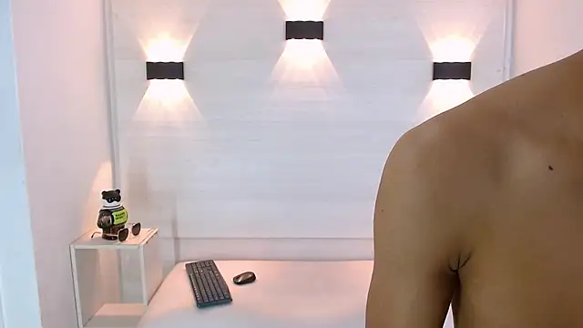 marcus hans  online show from 10.17.25