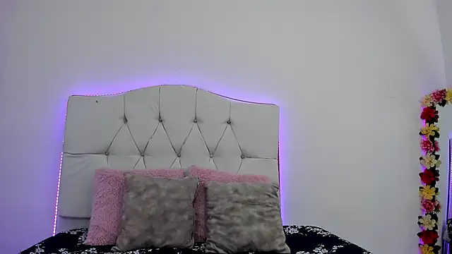 Snapshot of celestederek chatting on 01.12.26 celestederek online show from 01.12.26