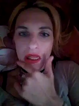 Snapshot of LaraDiva7799 chatting on 10.06.25 LaraDiva7799 online show from 10.06.25