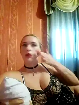 Snapshot of LaraDiva7799 chatting on 10.09.25 LaraDiva7799 online show from 10.09.25