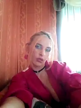 Snapshot of LaraDiva7799 chatting on 10.10.25 LaraDiva7799 online show from 10.10.25