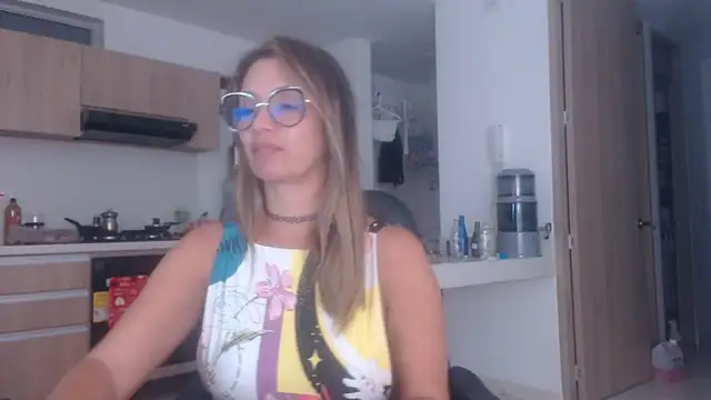 Snapshot of LovePaula chatting on 10.19.25 LovePaula online show from 10.19.25