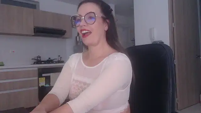 LovePaula online show from 07.12.26
