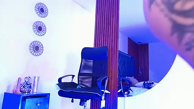 Snapshot of Dafne__Ruiz chatting on 10.03.25 Dafne Ruiz online show from 10.03.25