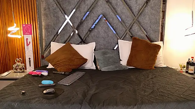 Snapshot of Dafne__Ruiz chatting on 11.22.25 Dafne Ruiz online show from 11.22.25