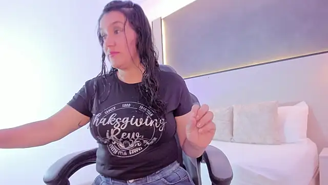 zoee zi online show from 11.06.25