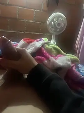 Snapshot of Dani-202p chatting on 11.24.25 Dani-202p online show from 11.24.25