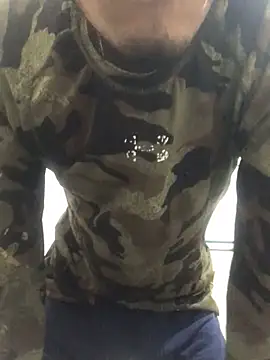 Snapshot of clack28 chatting on 11.11.25 clack28 online show from 11.11.25