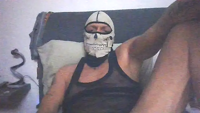 Snapshot of Argo1972 chatting on 11.14.25 Argo1972 online show from 11.14.25