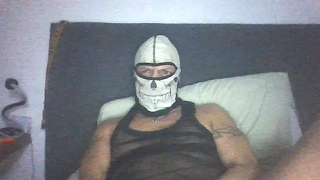 Snapshot of Argo1972 chatting on 11.18.25 Argo1972 online show from 11.18.25