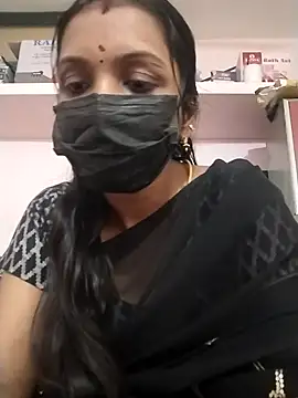 Snapshot of Tamil_Swathi chatting on 11.30.25 Tamil Swathi online show from 11.30.25